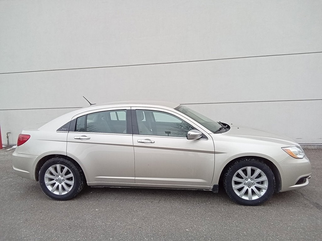 2013 Chrysler 200 Limited