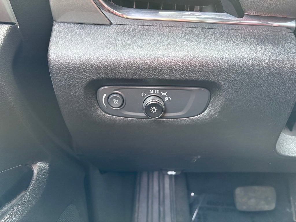 2023 Chevrolet Traverse LT