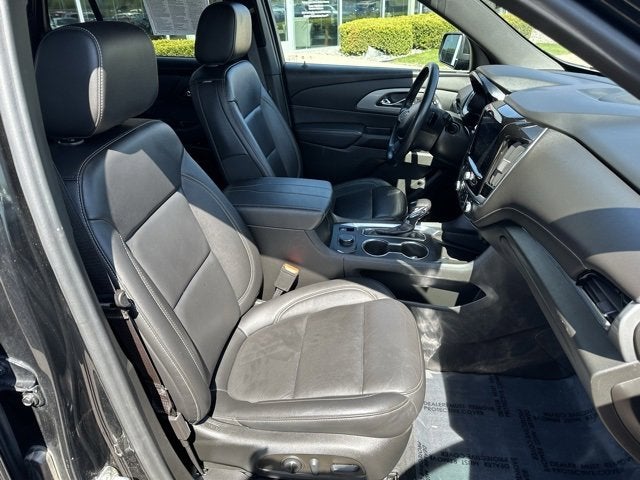 2022 Chevrolet Traverse LT Leather