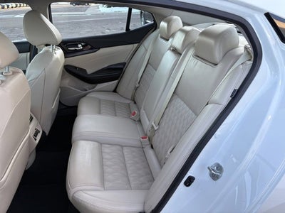 2023 Nissan Maxima Platinum