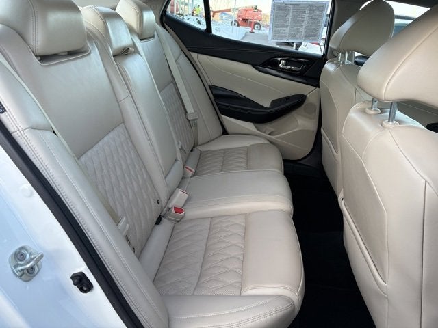 2023 Nissan Maxima Platinum