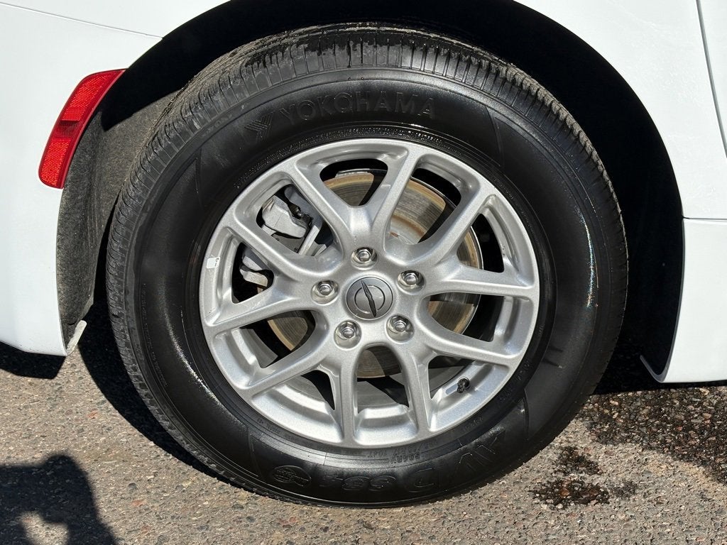 2025 Chrysler Pacifica Select