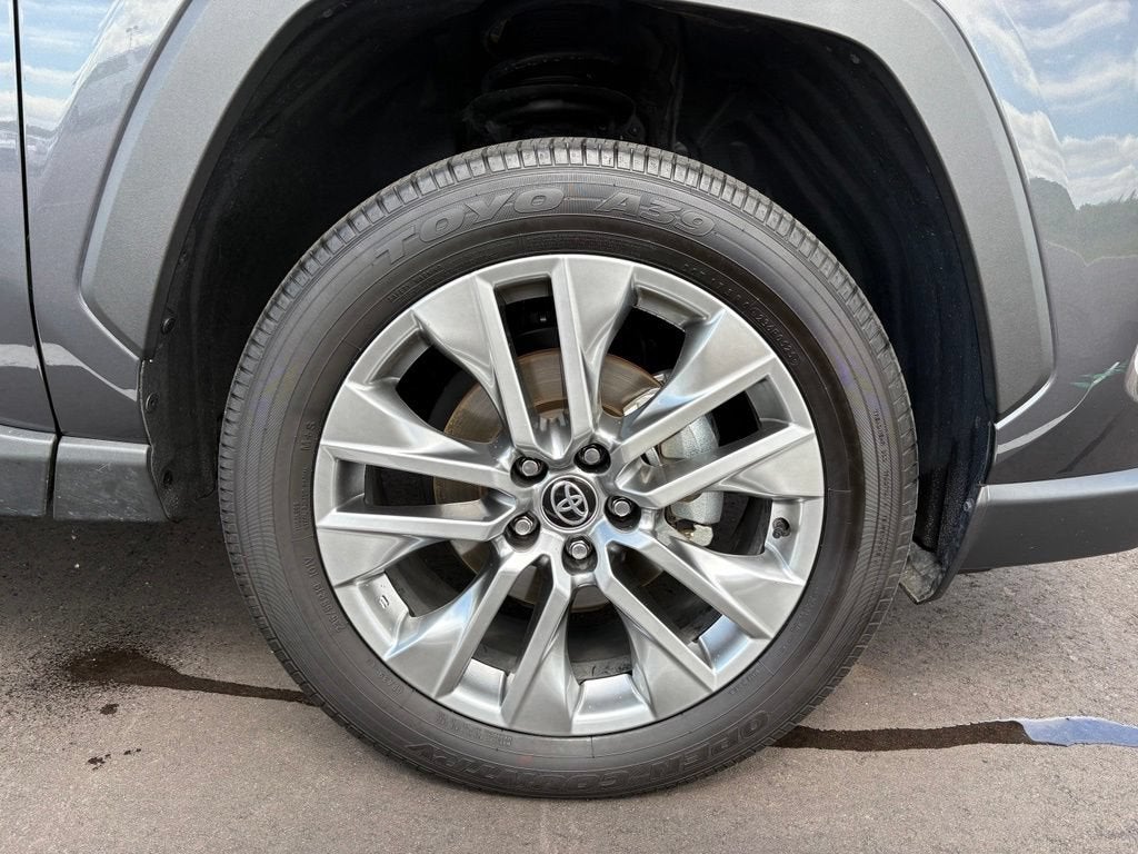 2025 Toyota RAV4 XLE Premium