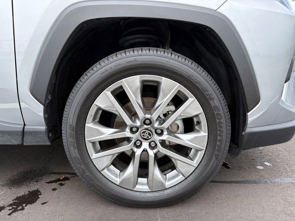 2025 Toyota RAV4 XLE Premium