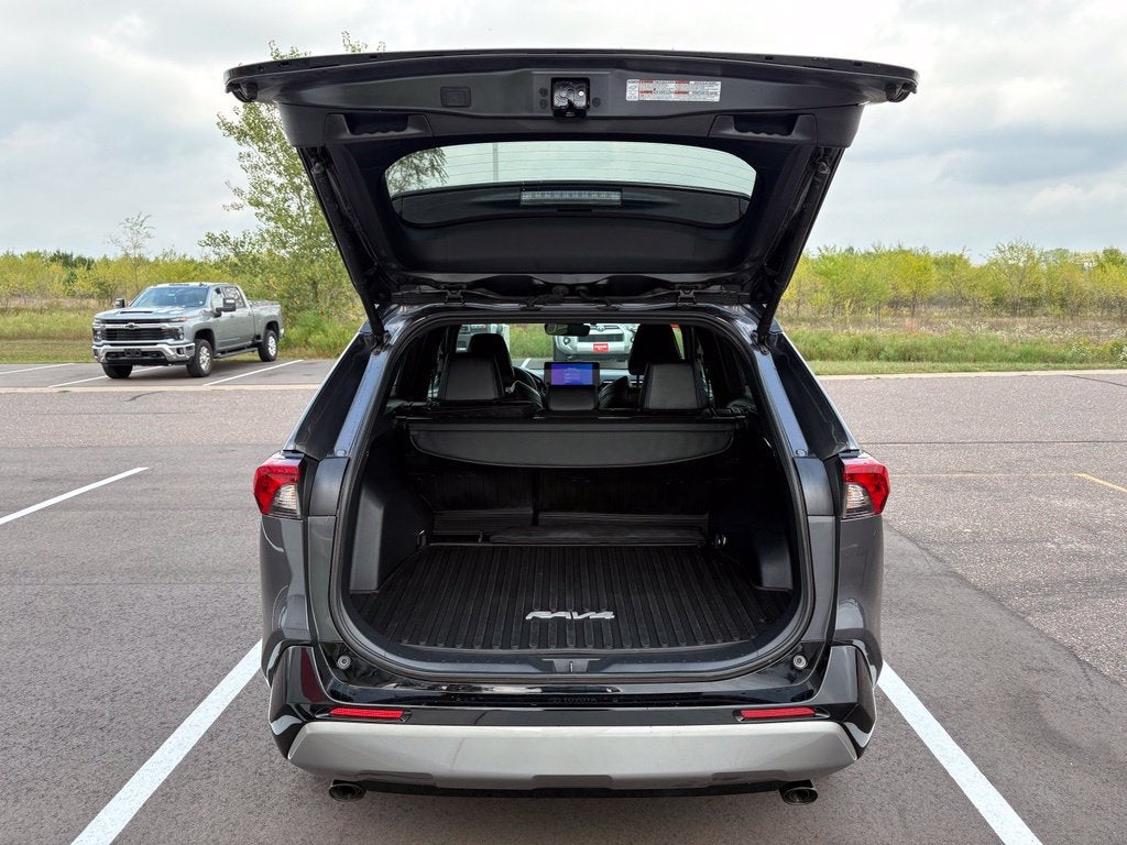 2024 Toyota RAV4 Hybrid XSE