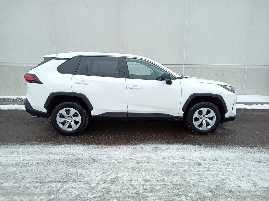 Certified 2024 Toyota RAV4 LE with VIN 2T3F1RFV8RC461181 for sale in Kansas City