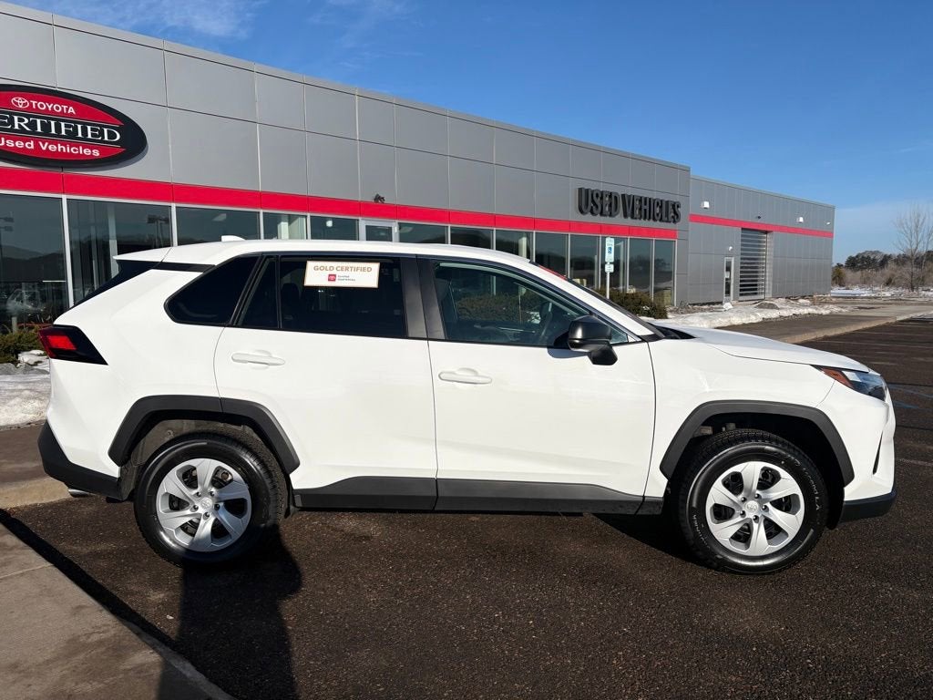 2024 Toyota RAV4 LE