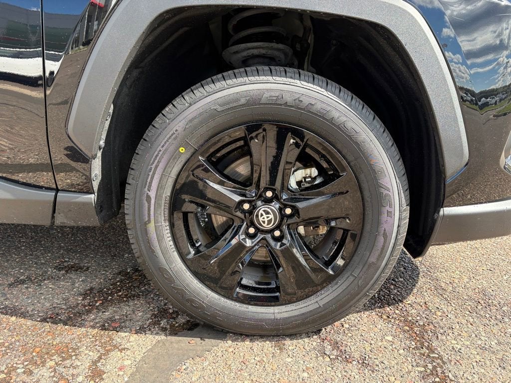2025 Toyota RAV4 Hybrid LE