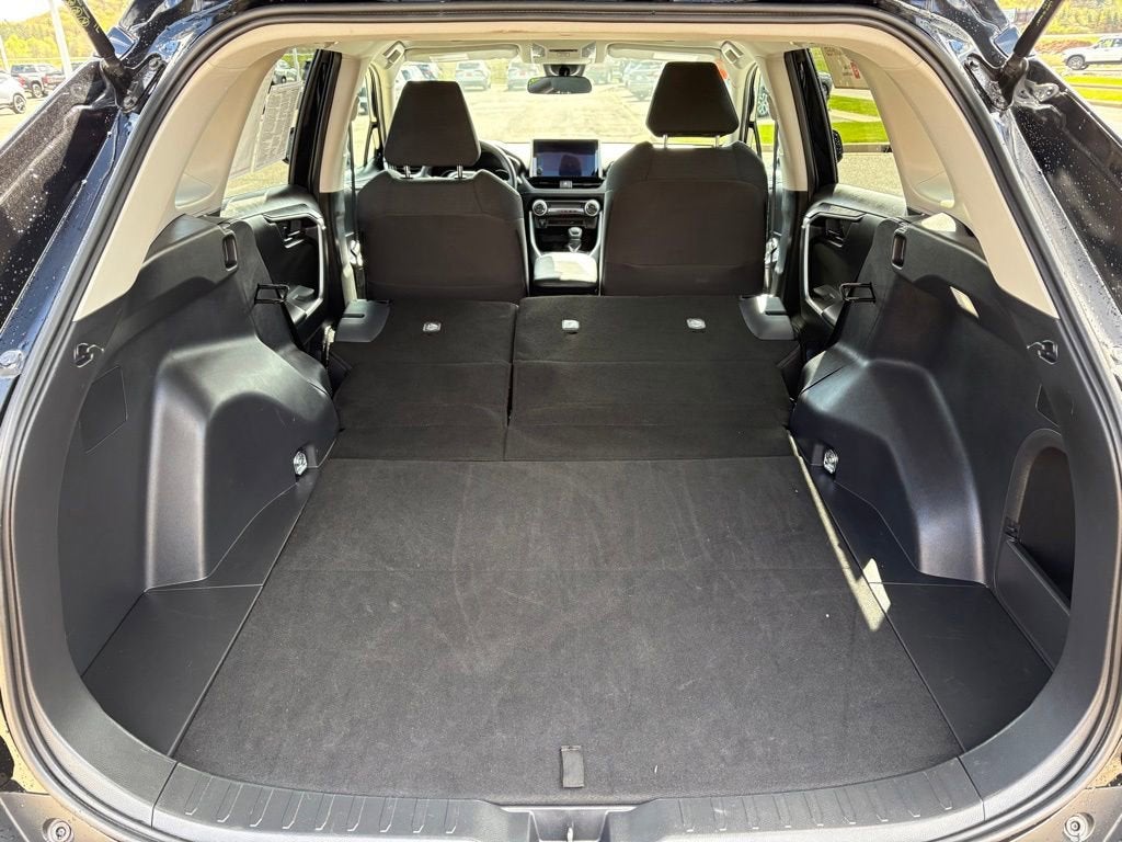 2025 Toyota RAV4 Hybrid LE