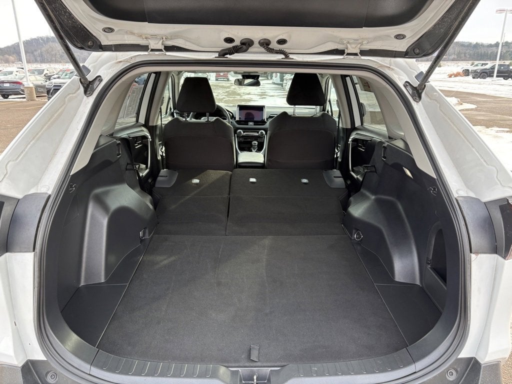 2025 Toyota RAV4 Hybrid LE