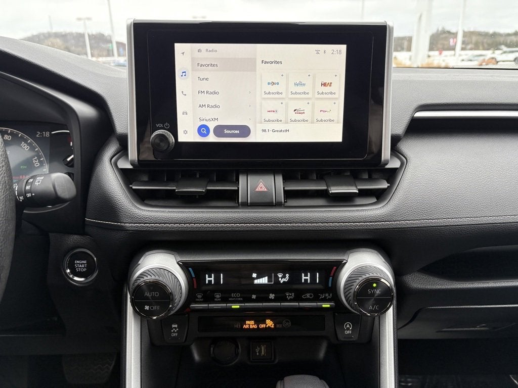 2025 Toyota RAV4 XLE