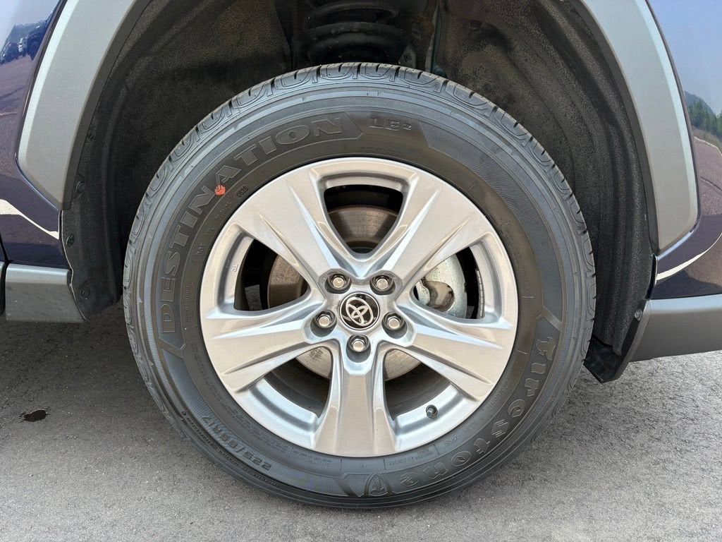 2025 Toyota RAV4 XLE