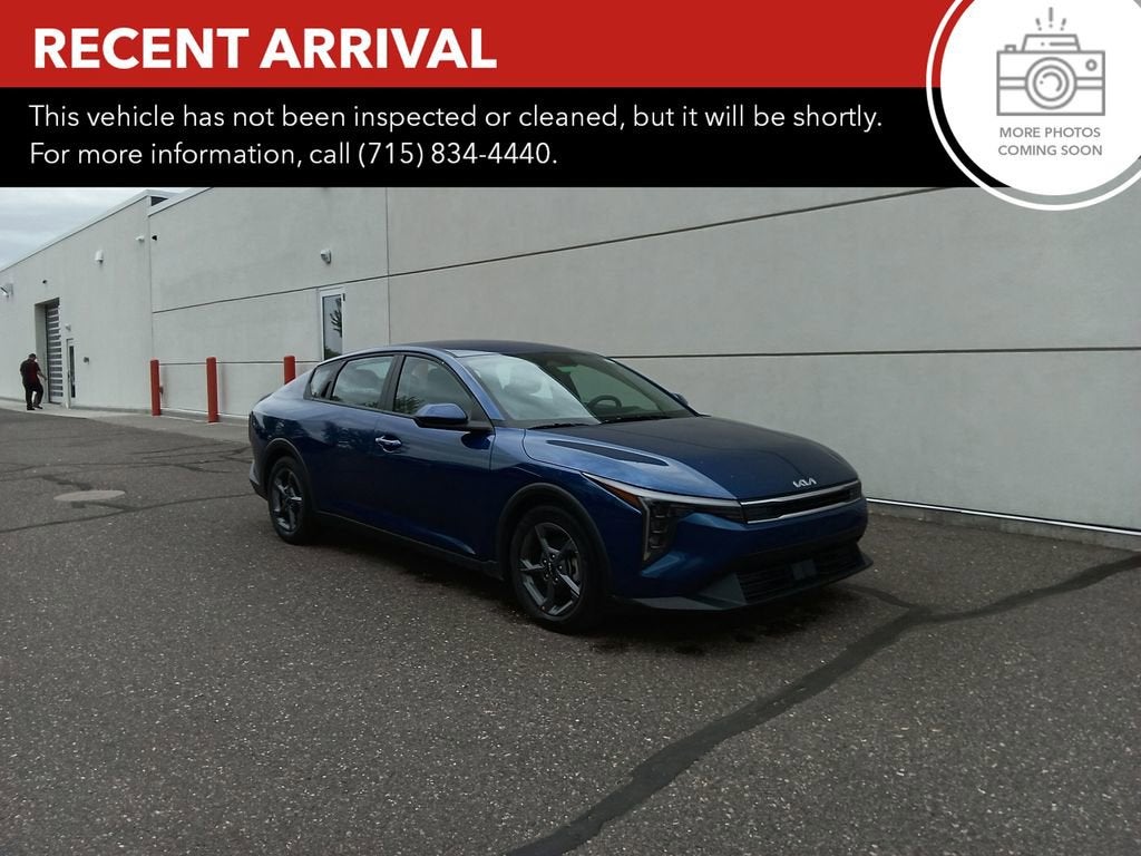 2025 Kia K4 LXS AT's photo