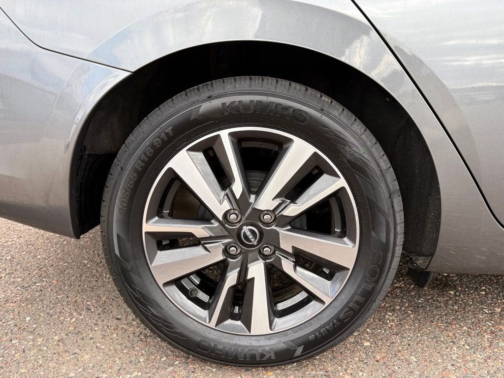 2024 Nissan Versa 1.6 SV