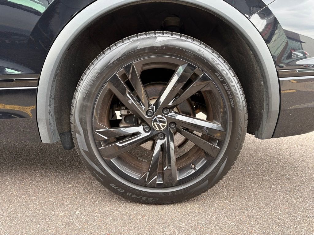 2024 Volkswagen Tiguan 2.0T SE R-Line Black