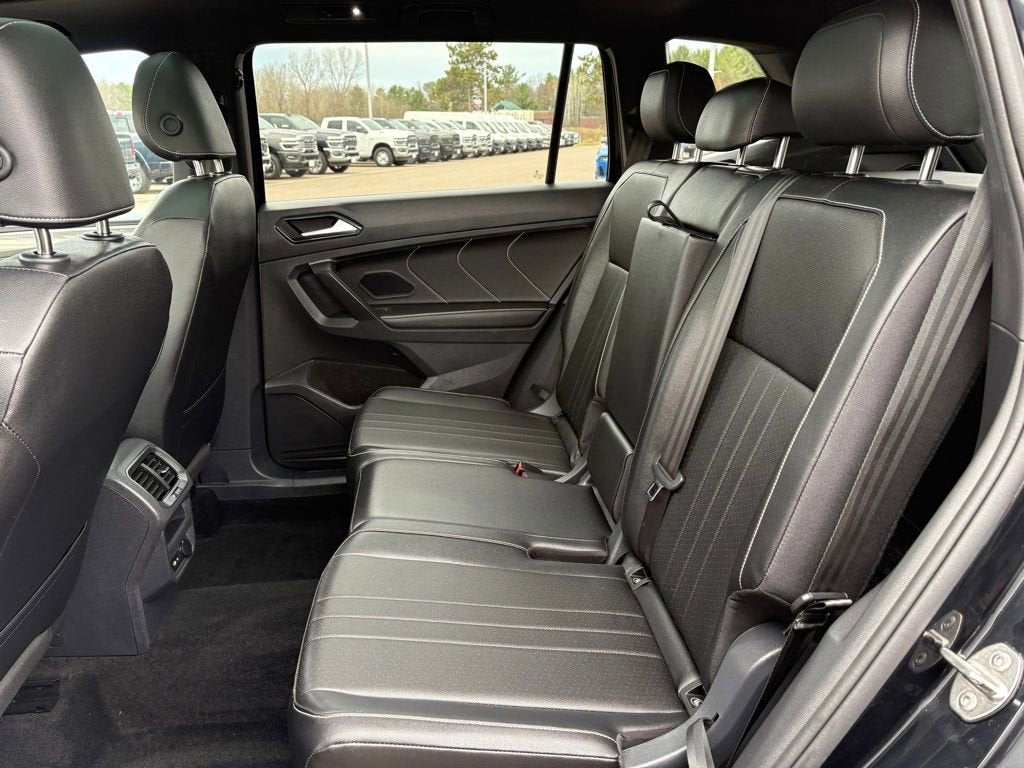 2024 Volkswagen Tiguan 2.0T SE R-Line Black