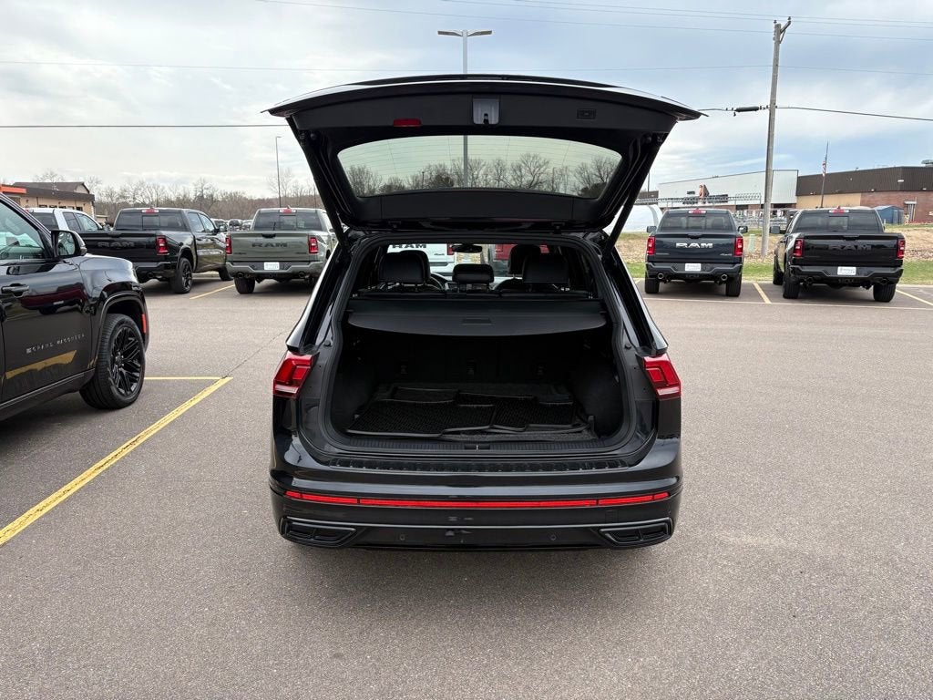 2024 Volkswagen Tiguan 2.0T SE R-Line Black