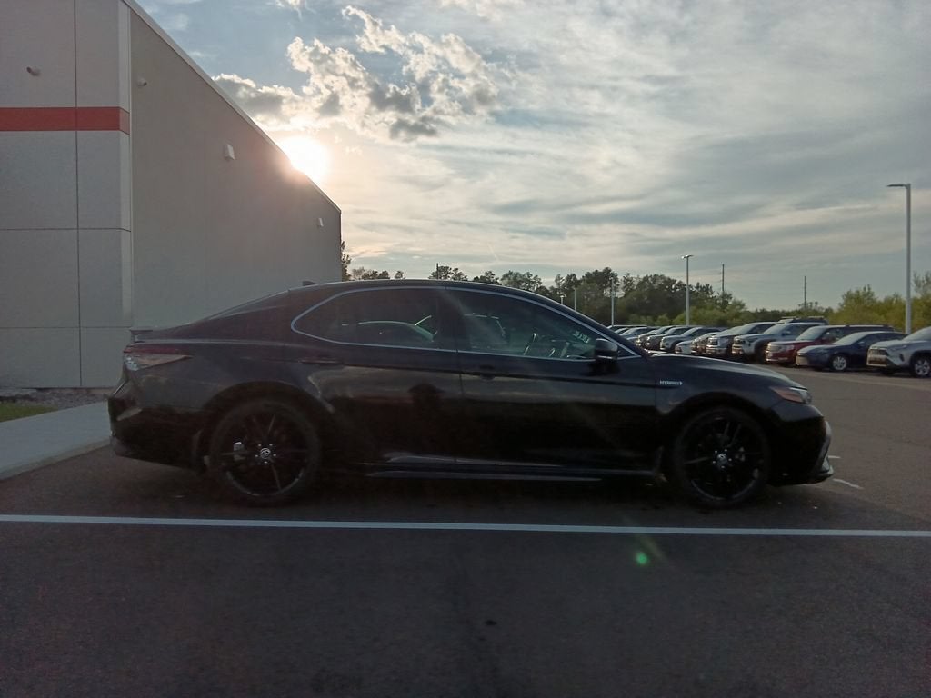 2021 Toyota Camry Hybrid XSE