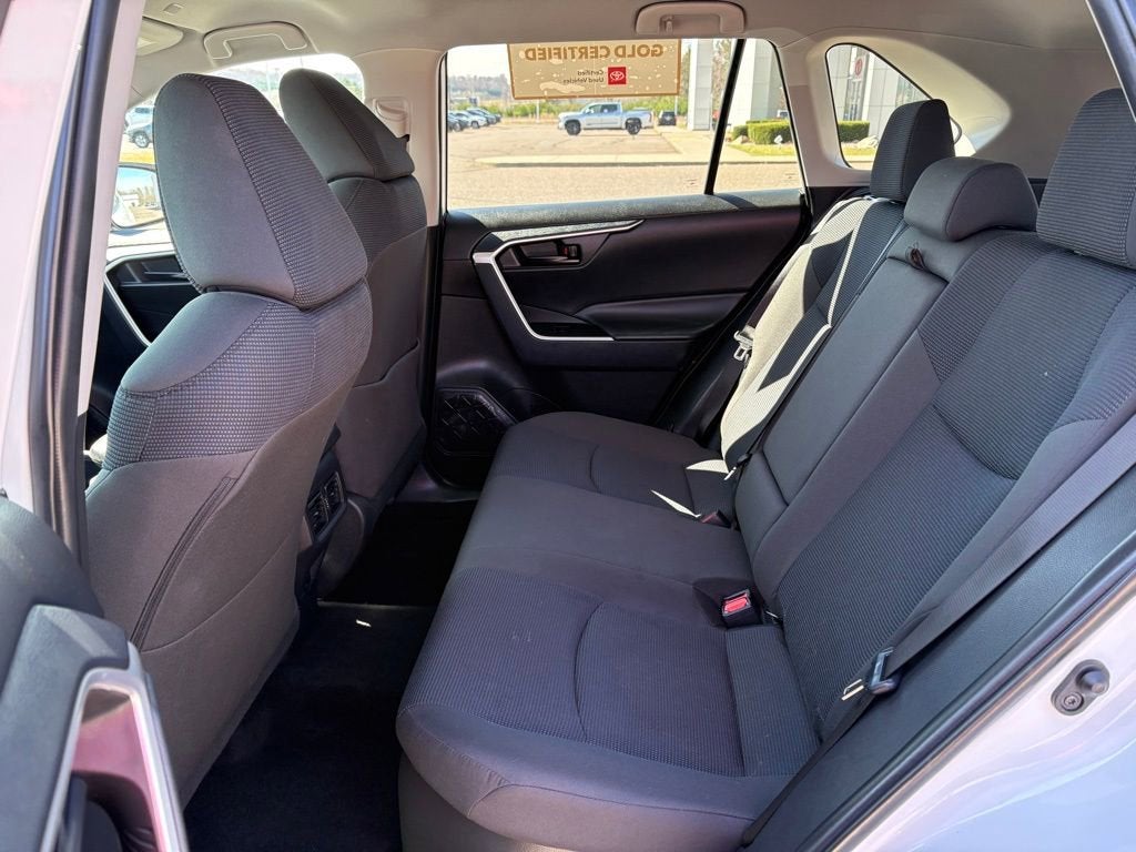 2025 Toyota RAV4 Hybrid LE