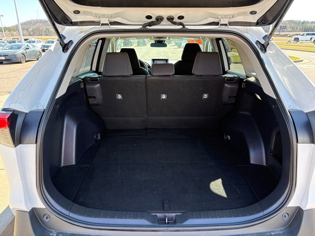 2025 Toyota RAV4 Hybrid LE