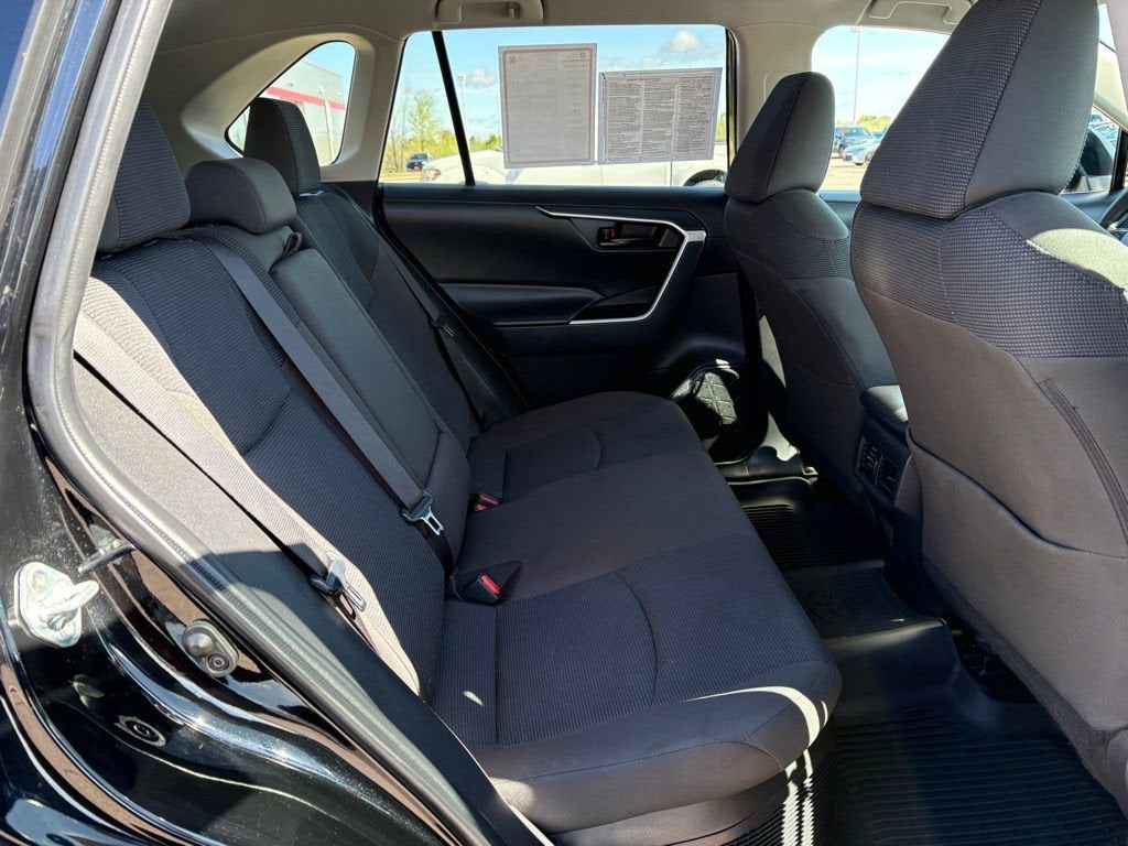 2025 Toyota RAV4 Hybrid LE