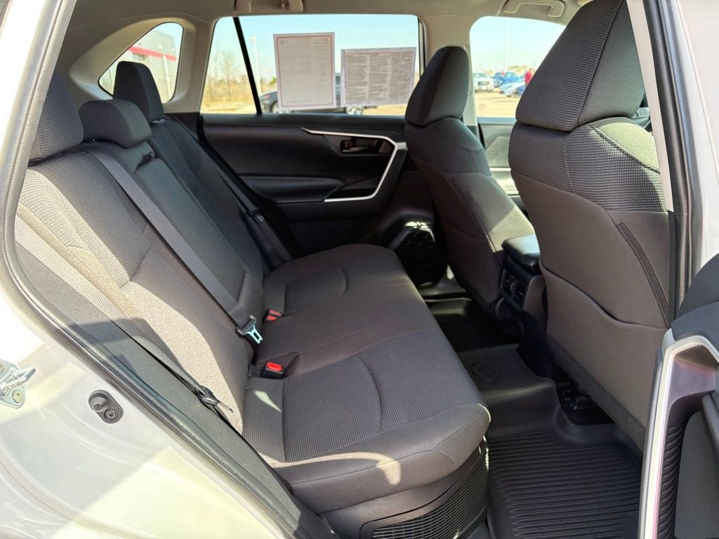 2025 Toyota RAV4 Hybrid LE