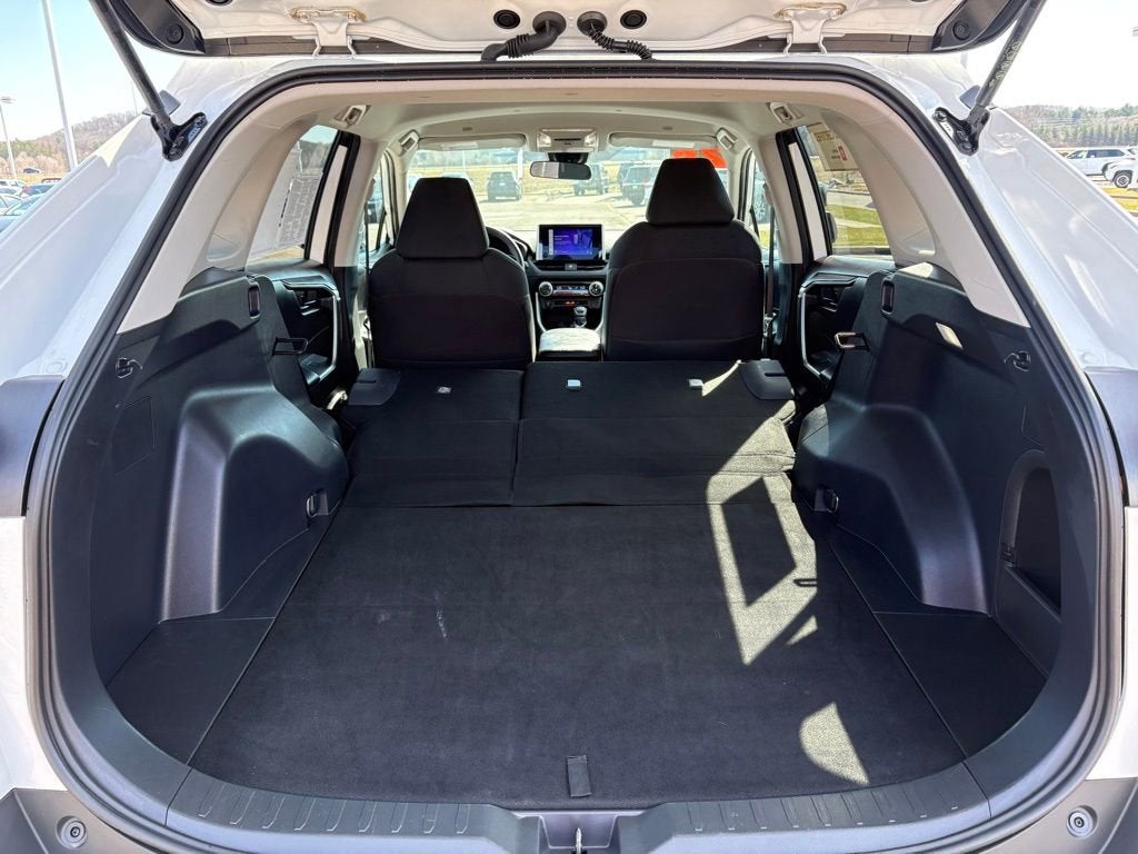 2025 Toyota RAV4 Hybrid LE