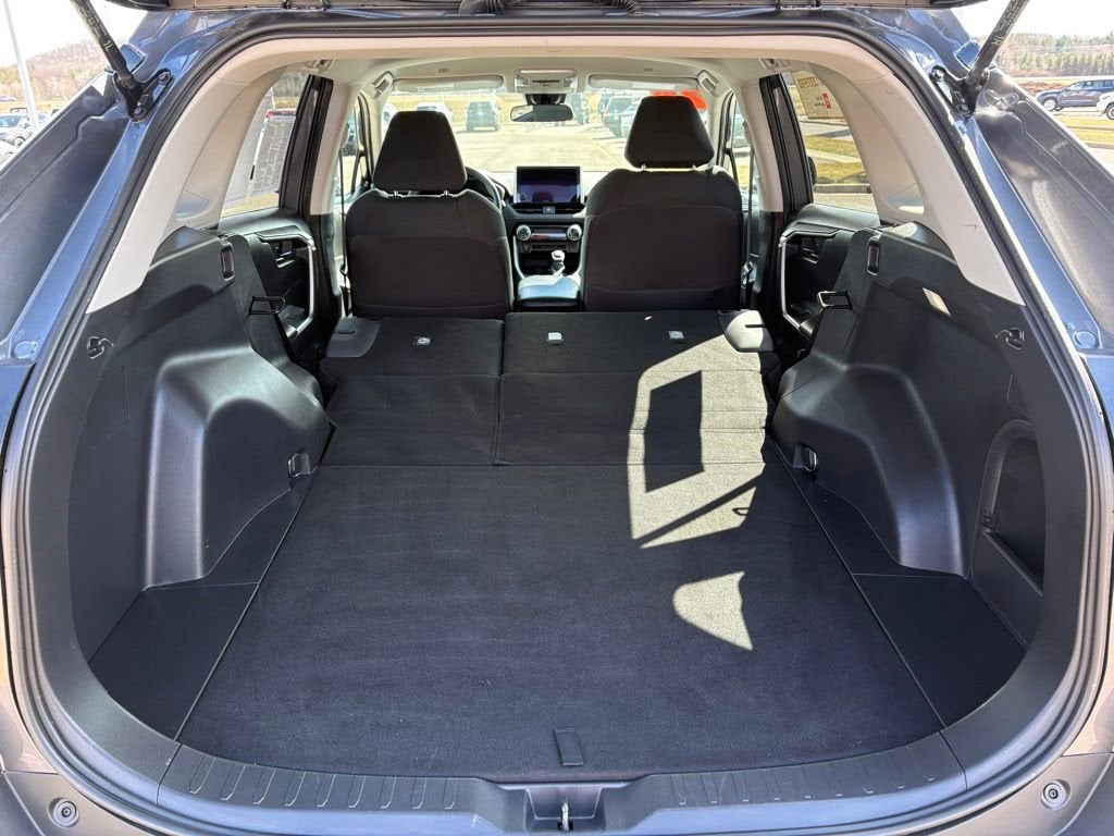 2025 Toyota RAV4 Hybrid LE