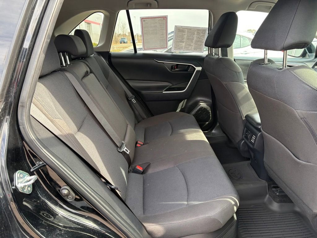 2025 Toyota RAV4 Hybrid LE