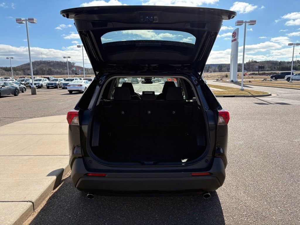 2025 Toyota RAV4 Hybrid LE