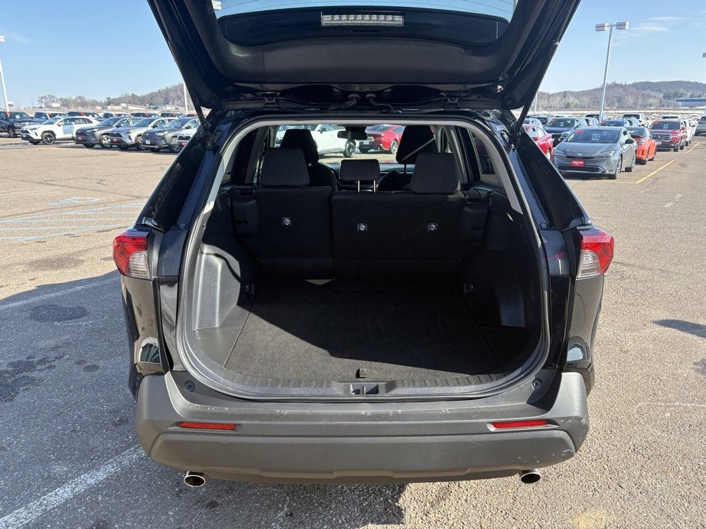 2025 Toyota RAV4 Hybrid LE