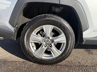 2025 Toyota RAV4 Hybrid LE