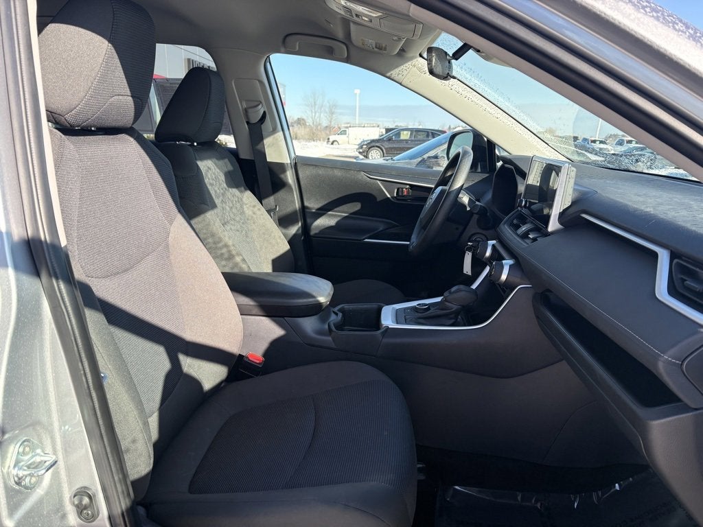 2025 Toyota RAV4 Hybrid LE