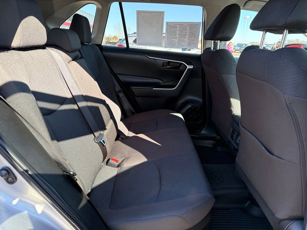 2025 Toyota RAV4 Hybrid LE