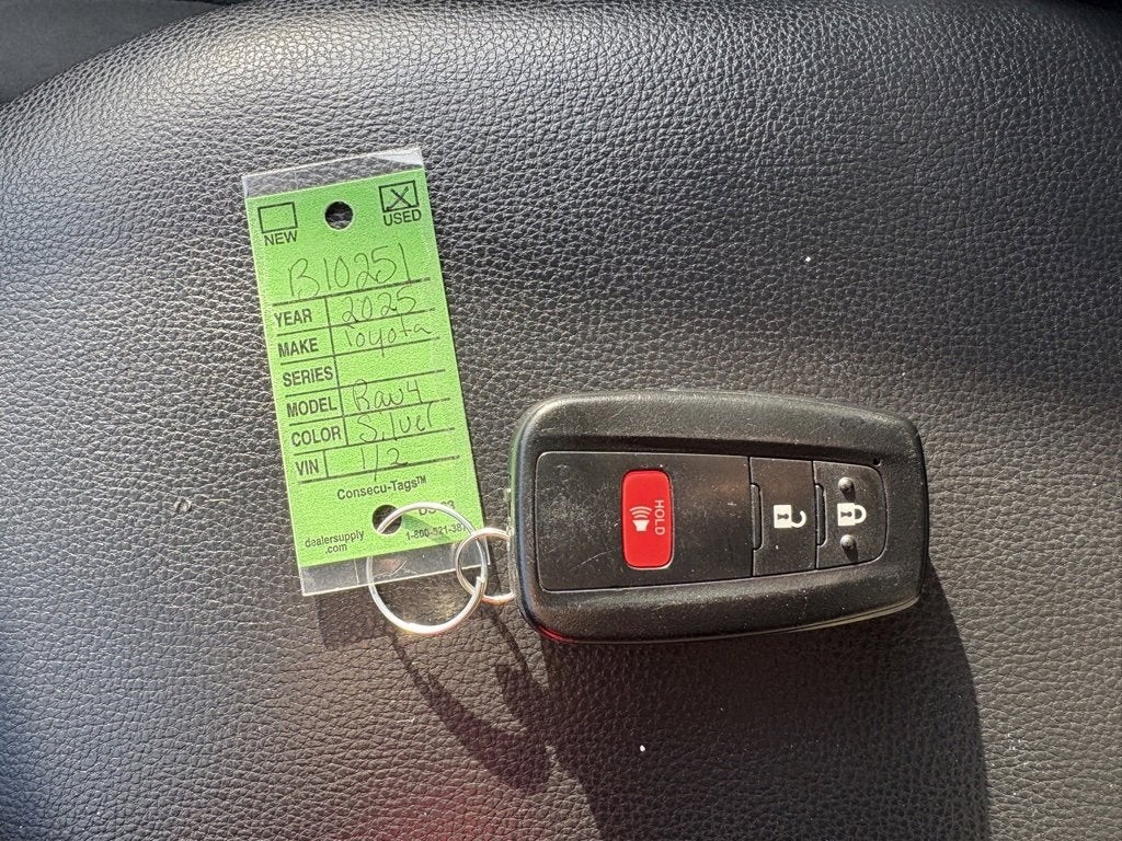 2025 Toyota RAV4 Hybrid XLE