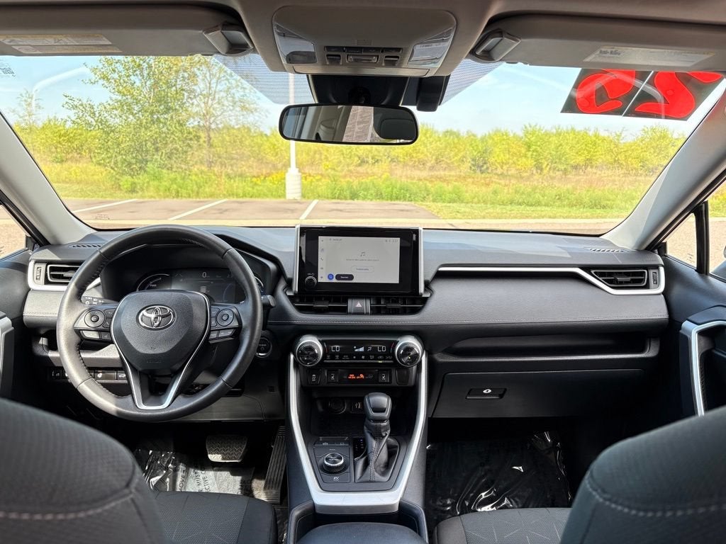 2025 Toyota RAV4 Hybrid XLE