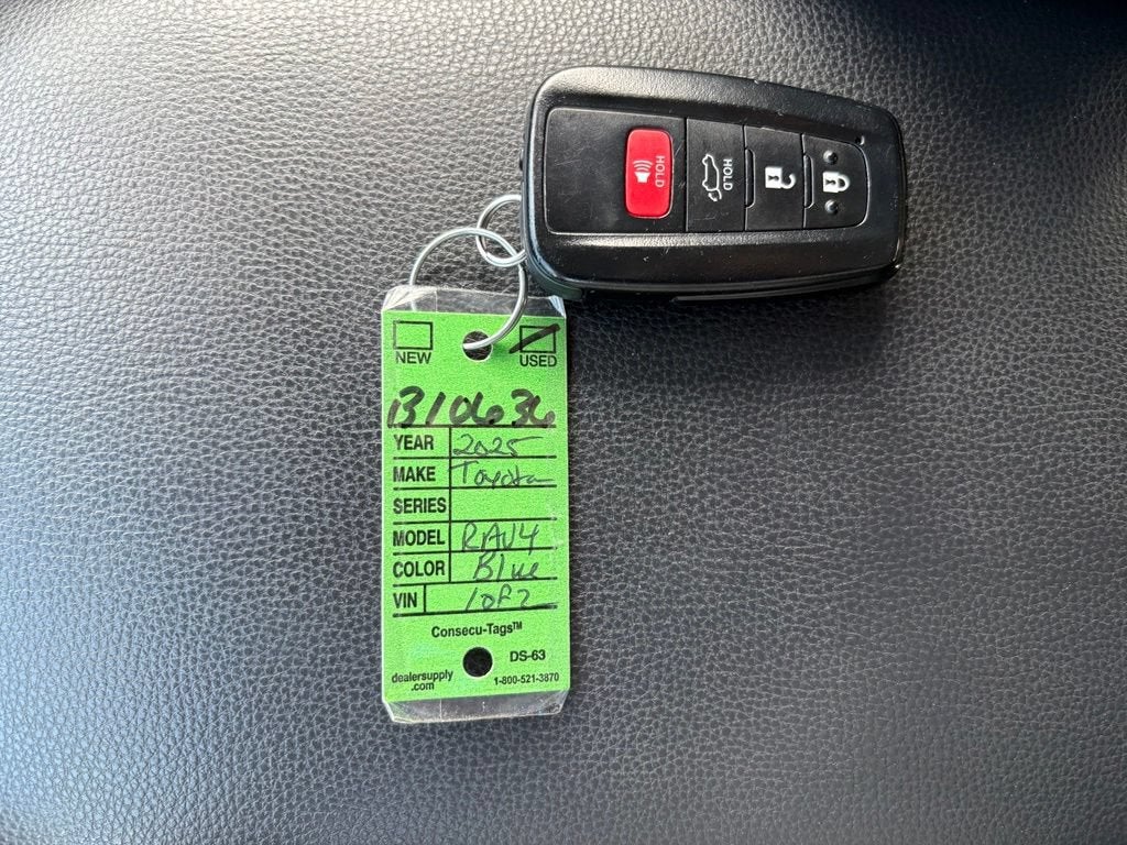 2025 Toyota RAV4 Hybrid XLE
