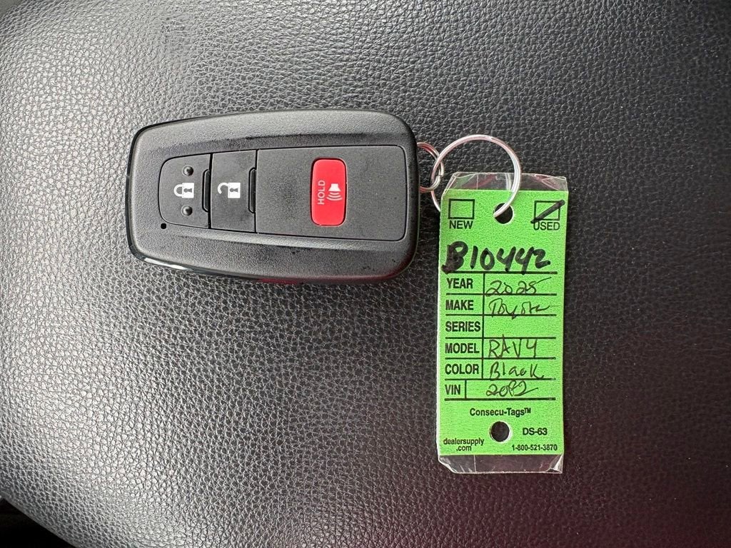2025 Toyota RAV4 Hybrid XLE