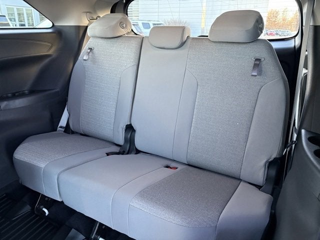 2025 Toyota Sienna LE