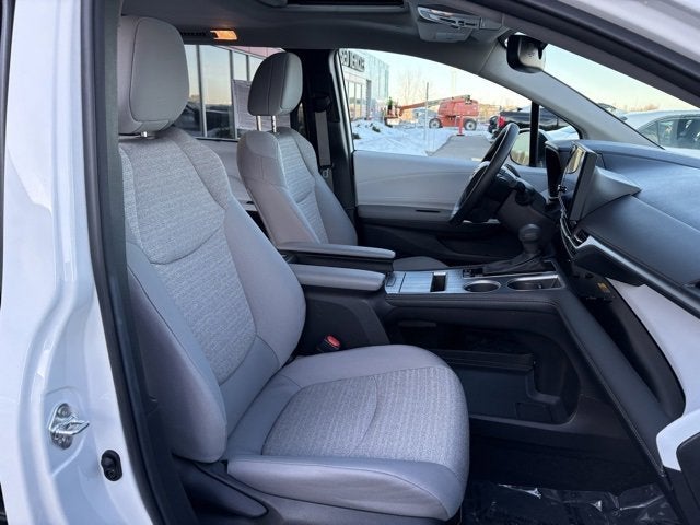 2025 Toyota Sienna LE