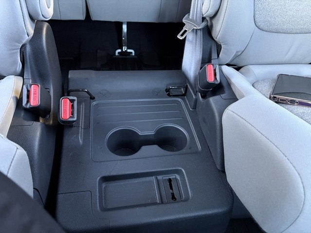 2025 Toyota Sienna LE