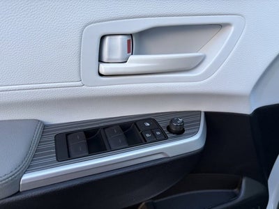 2025 Toyota Sienna LE