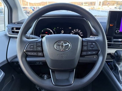 2025 Toyota Sienna LE