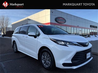 2025 Toyota Sienna LE