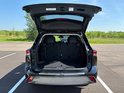 2022 Toyota Highlander Limited