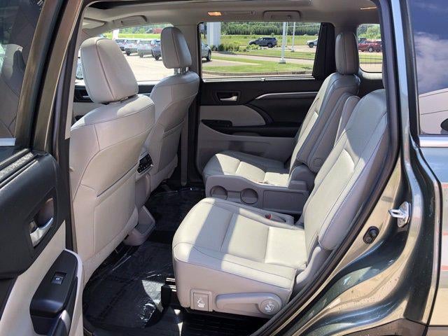2018 Toyota Highlander Base