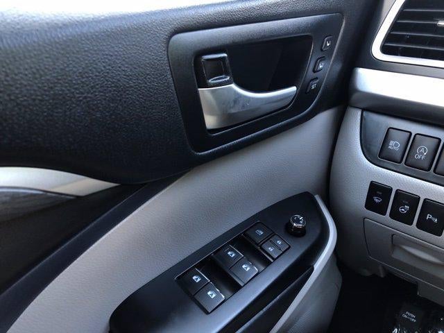 2018 Toyota Highlander Base