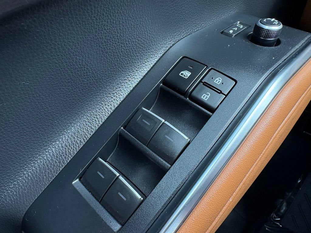 2023 Toyota Highlander Hybrid Platinum