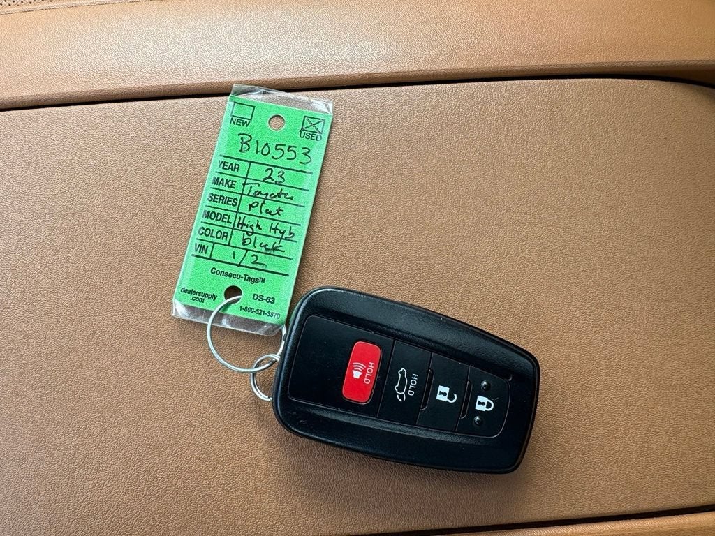 2023 Toyota Highlander Hybrid Platinum