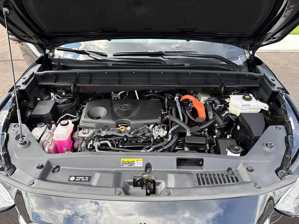 2023 Toyota Highlander Hybrid Platinum